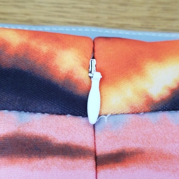 NWT! TOMMY HILFIGER Size 6 Saharan Safari Skirt - Picture 3 of 6